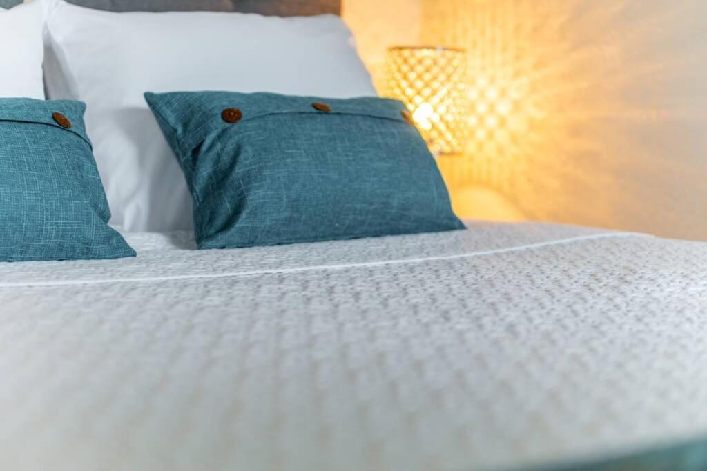 Apartamento 102-Tiny Treasure-Waterfront With Heated Pool St. Pete Beach Exterior foto