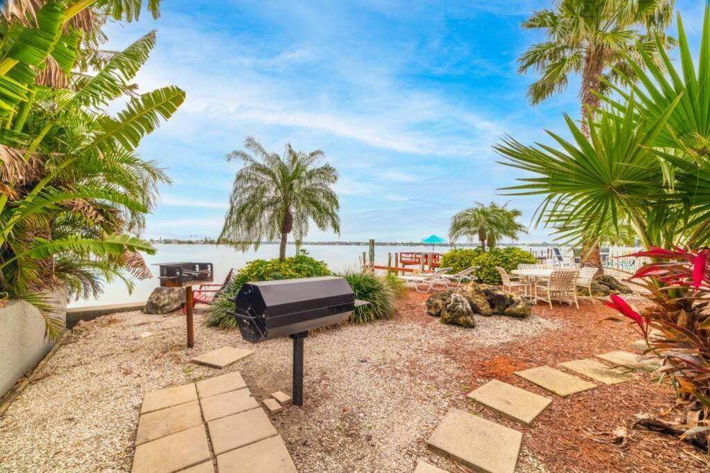 Apartamento 102-Tiny Treasure-Waterfront With Heated Pool St. Pete Beach Exterior foto