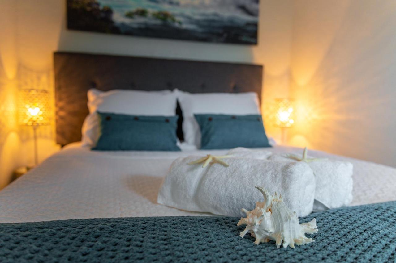 Apartamento 102-Tiny Treasure-Waterfront With Heated Pool St. Pete Beach Exterior foto