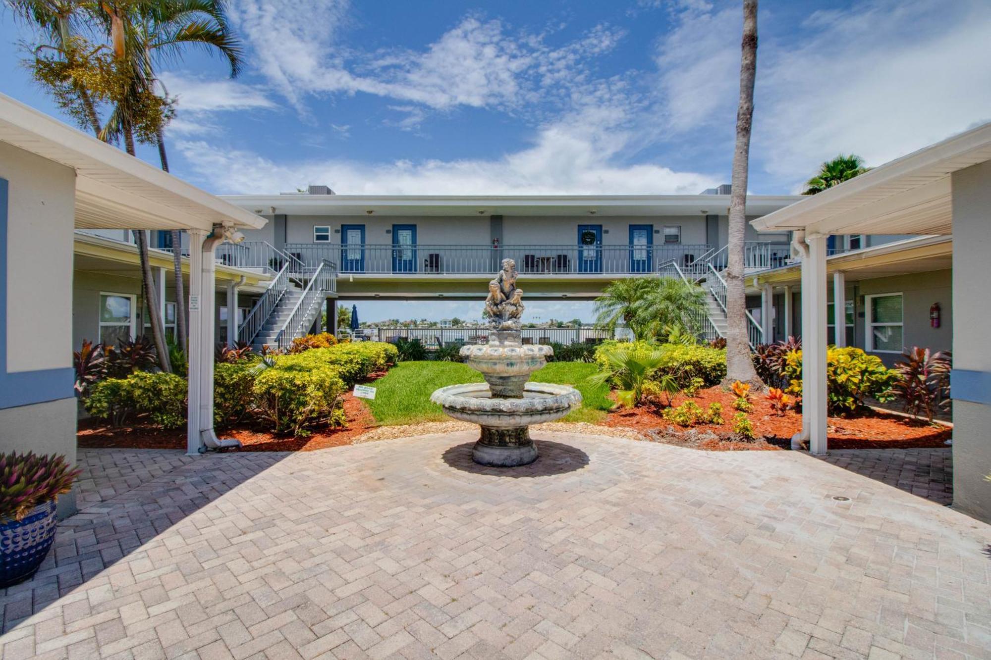 Apartamento 102-Tiny Treasure-Waterfront With Heated Pool St. Pete Beach Exterior foto